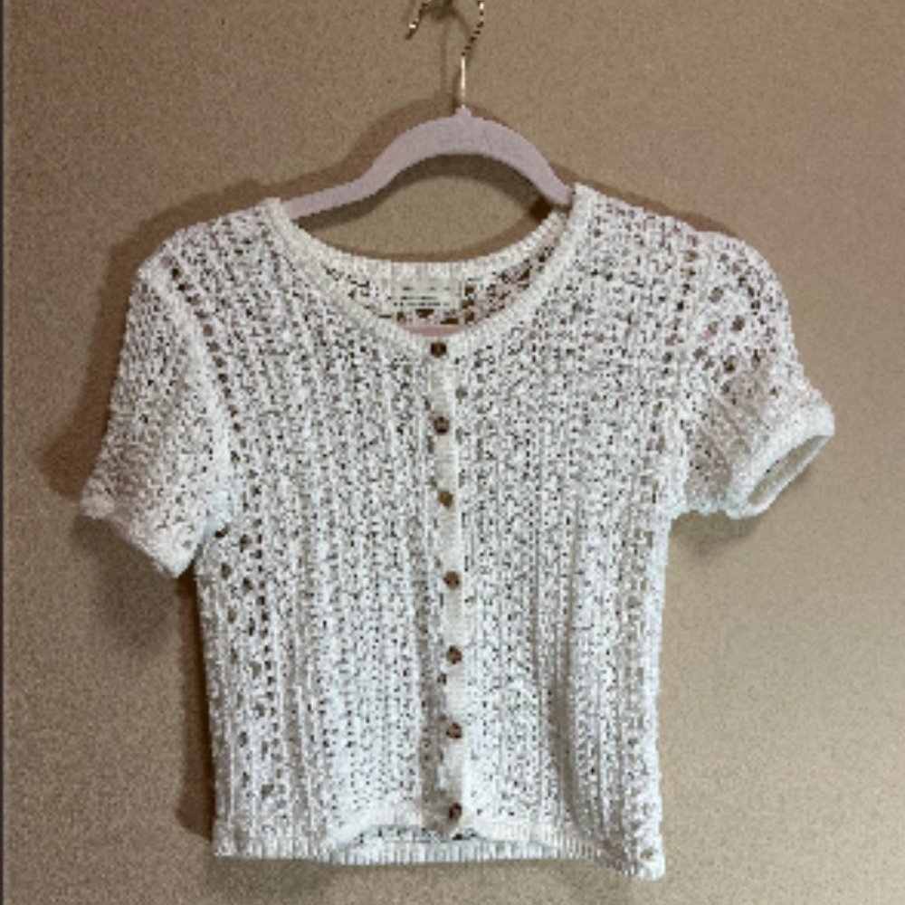 Crochet Cropped Button-up Short Sleeve Sweater (M)